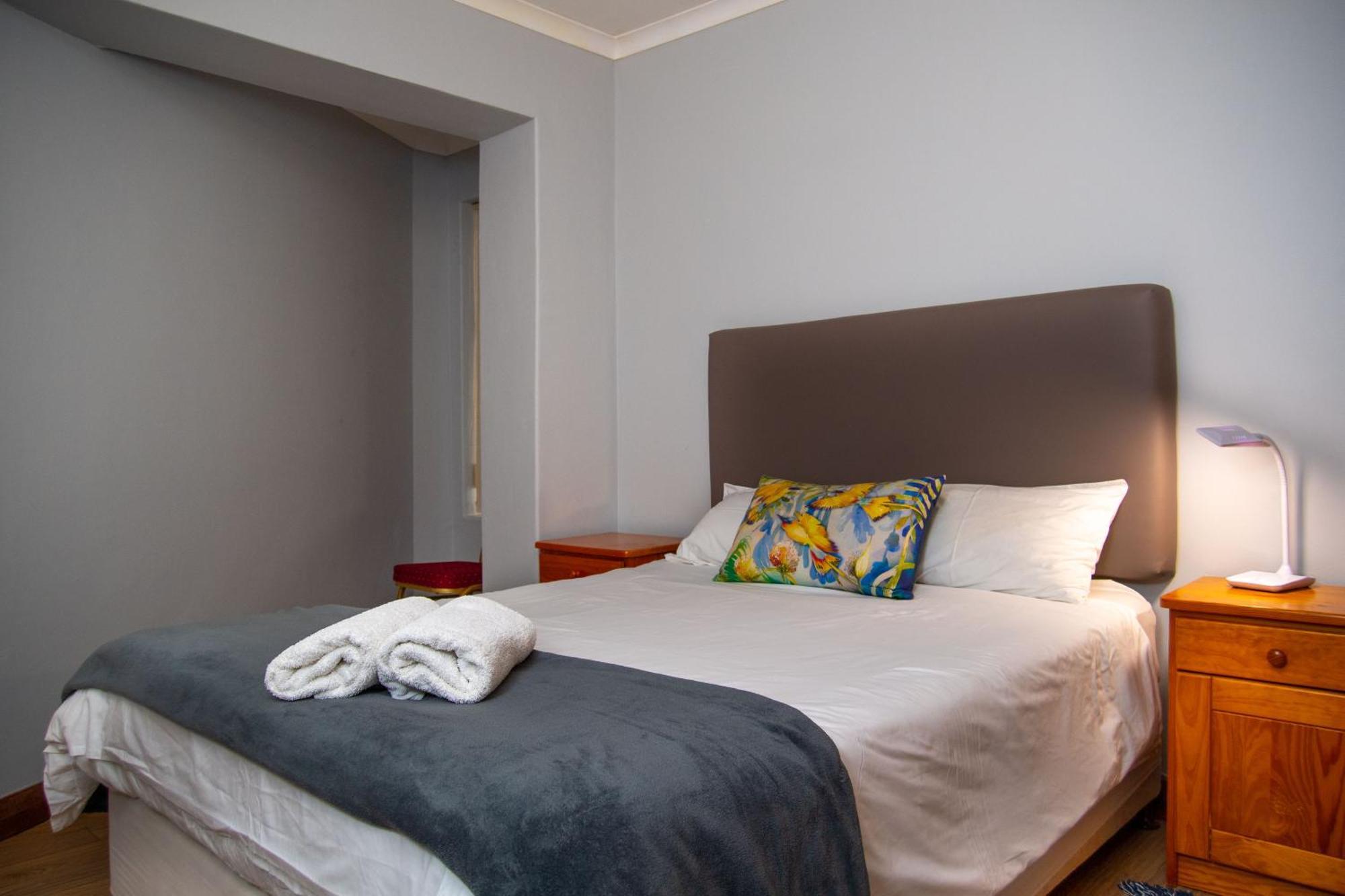 Great White Accommodation Kleinbaai Exterior photo