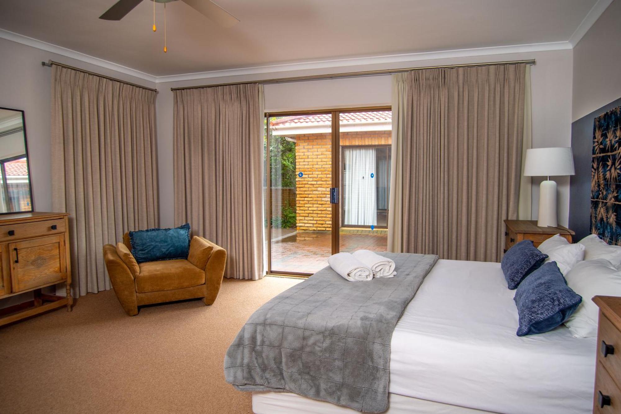 Great White Accommodation Kleinbaai Room photo
