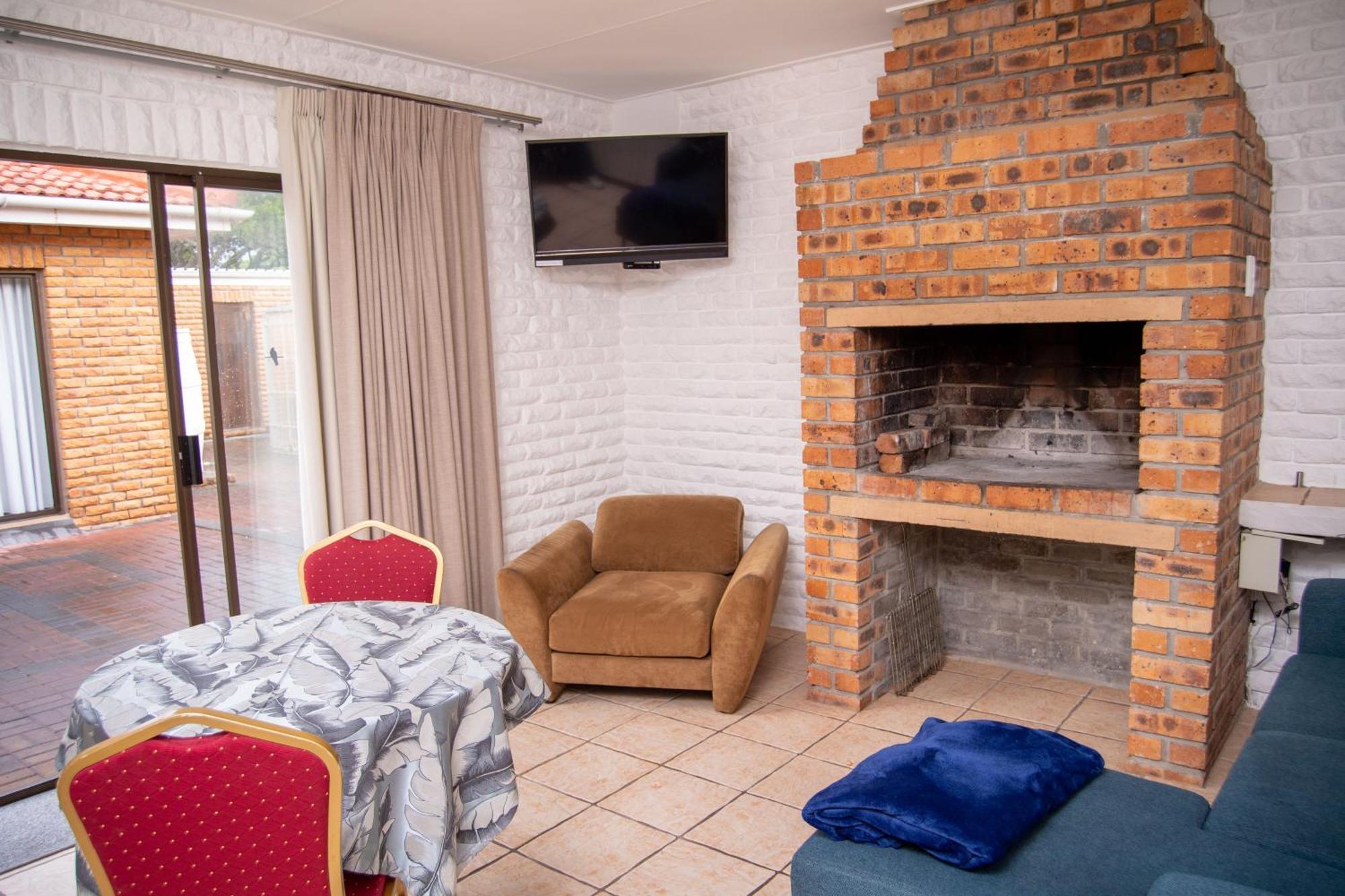 Great White Accommodation Kleinbaai Exterior photo