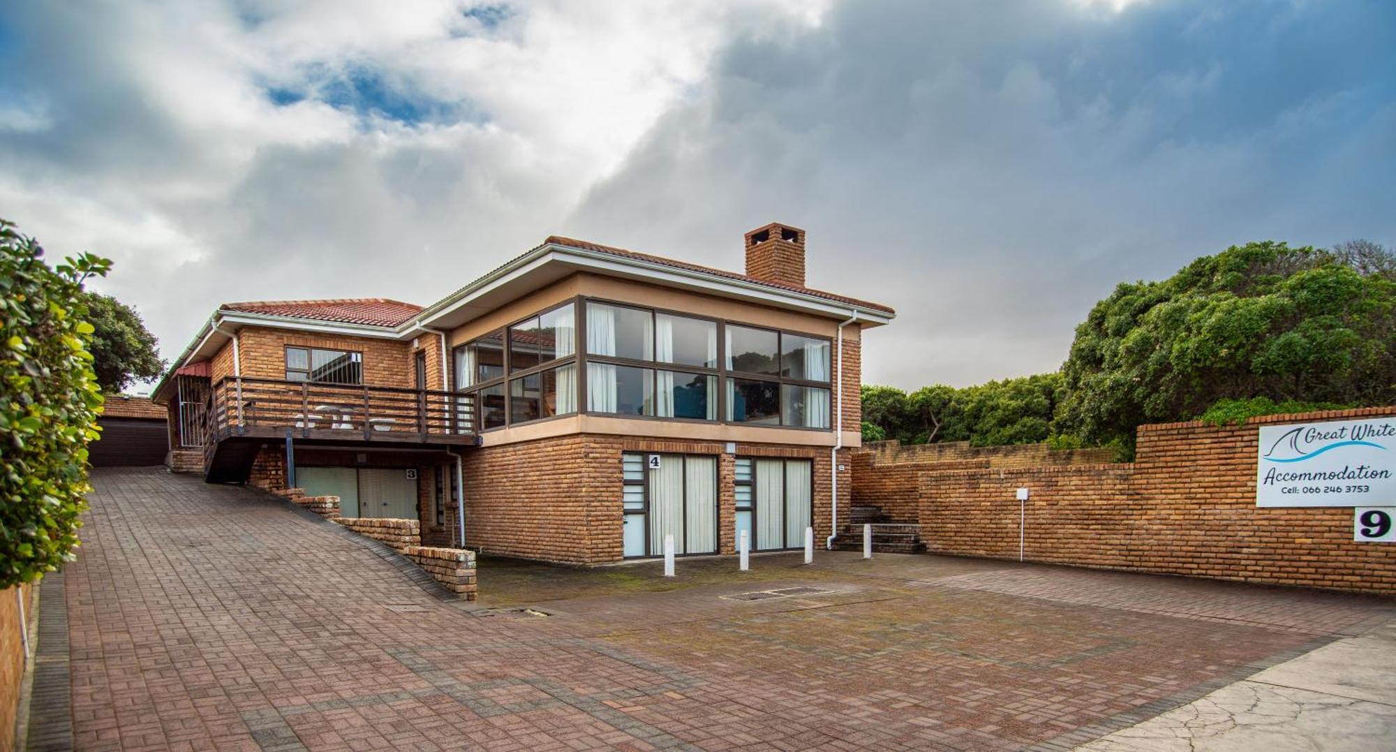 Great White Accommodation Kleinbaai Exterior photo